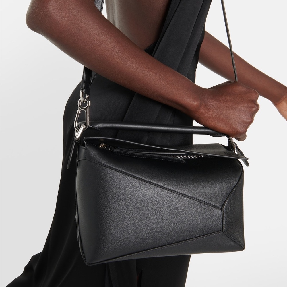 Elegant Black Leather Shoulder Bag